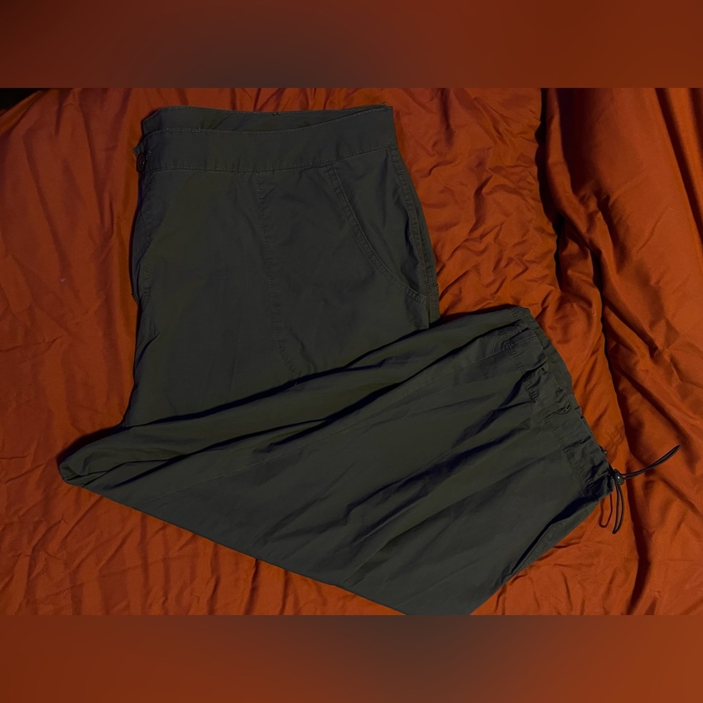 Falls Creek Plus Size Olive Cropped Cargo Pants